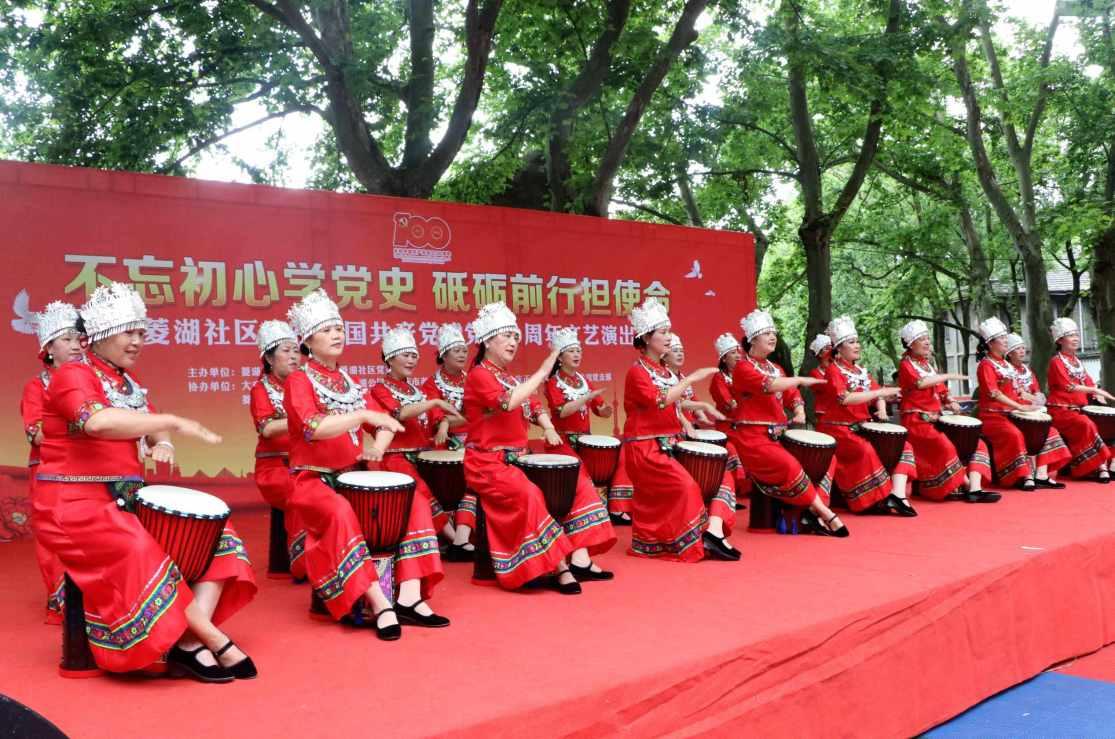 岁月映初心 丹心育桃李——濮阳市实验幼儿园举办荣休教职工座谈会