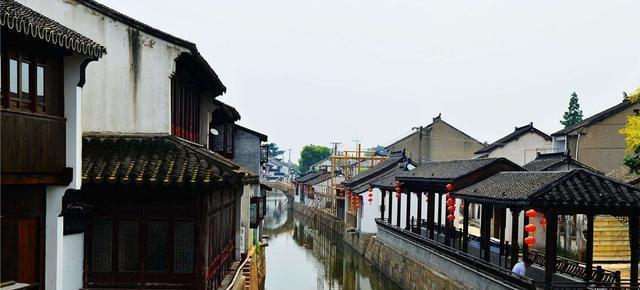 可爱的女生解救